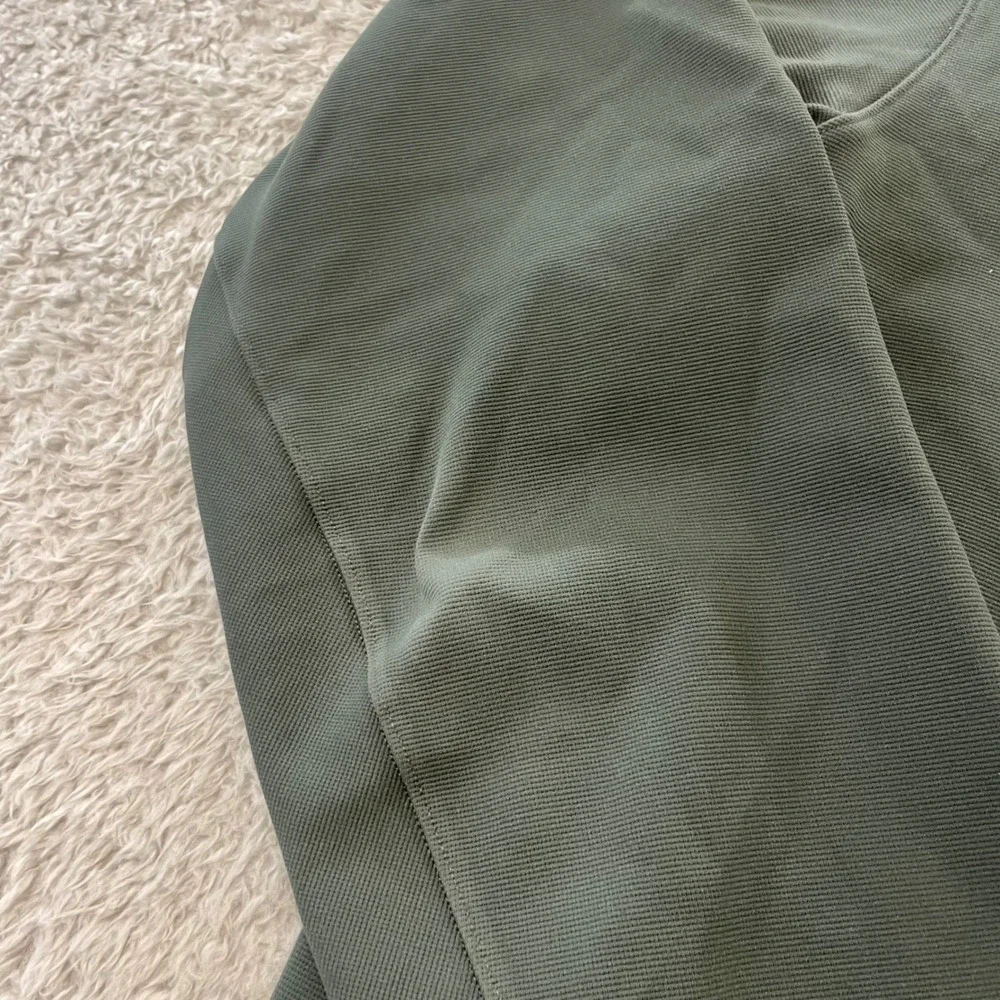 lululemon athletica fading elbows